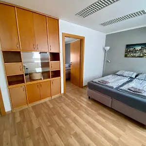 3-bedroom-apartment-in-rajhrad-with-kitchen-2-bathrooms.brnohotels.org/